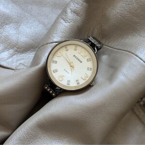 Women's Elegant Black and Gold Watch